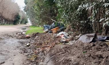 La grieta de Colonia Caroya en la basura 